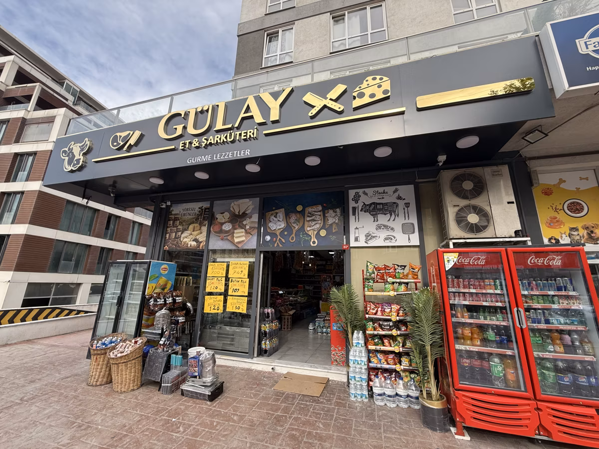 Gülay Gurme Market mağaza dış görünümü